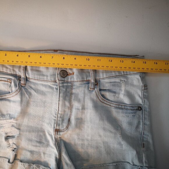 Garage Denim Stretch Ladies Size 9 Light Wash Distressed Jean Shorts - Picture 10 of 11